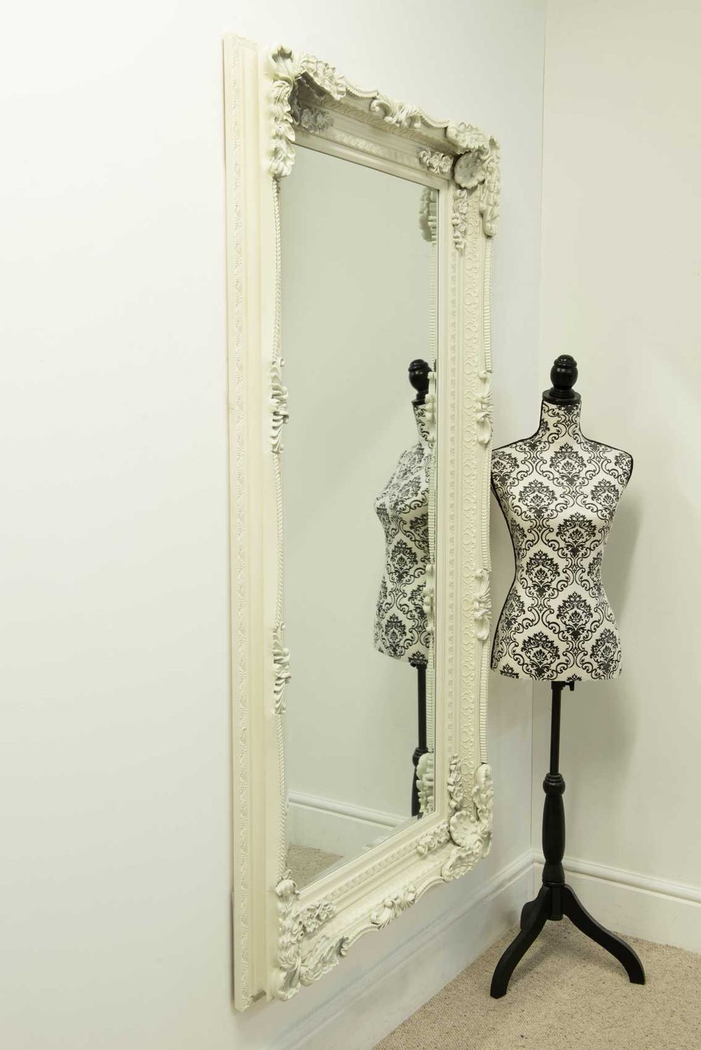 Elegant Carved Louis Wall Mirror ? Timeless Beauty for Every Space