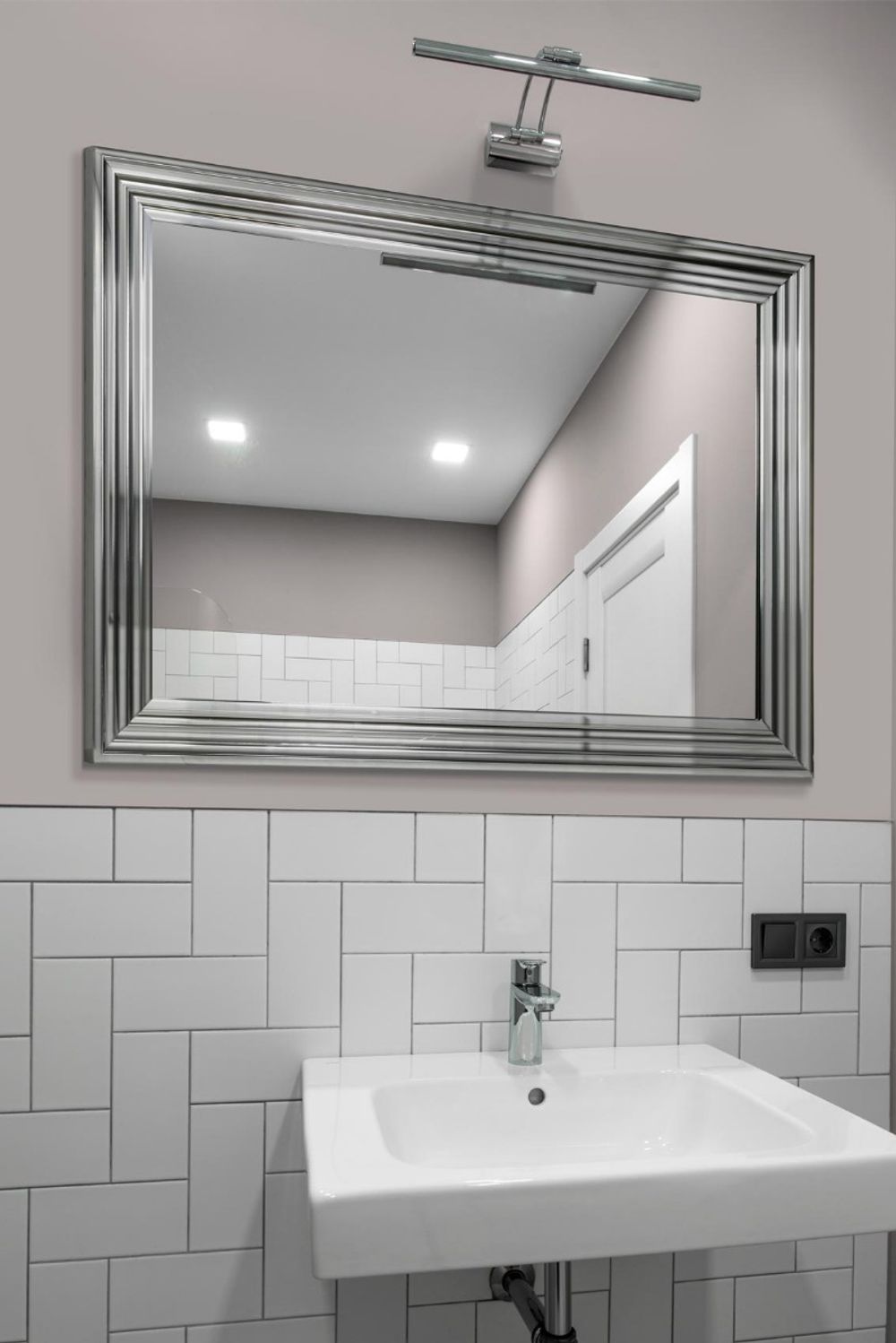 Elegant Layered White & Silver Wall Mirror - Modern Home Accent D?cor