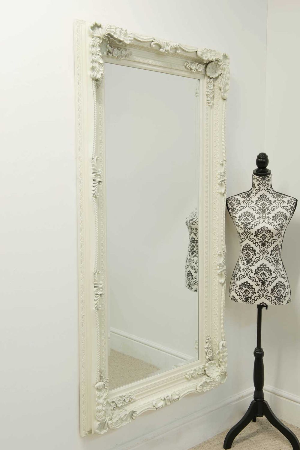 Elegant Carved Louis Wall Mirror ? Timeless Beauty for Every Space